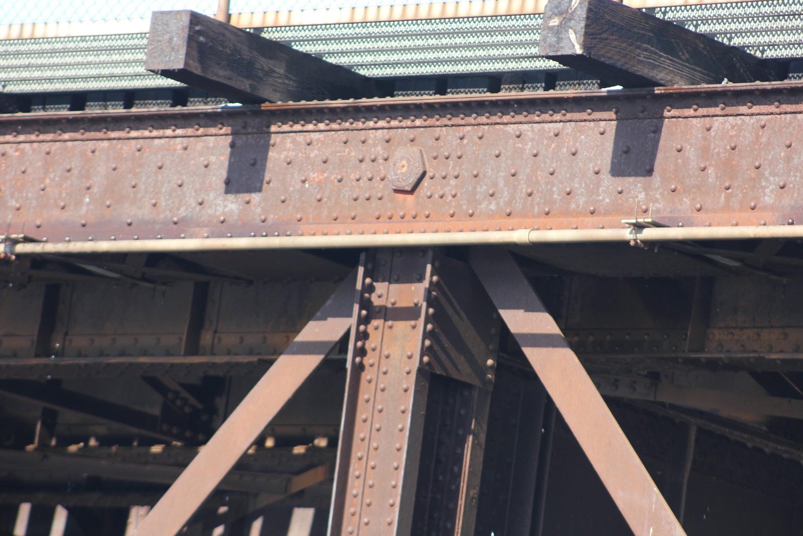 Upper connection